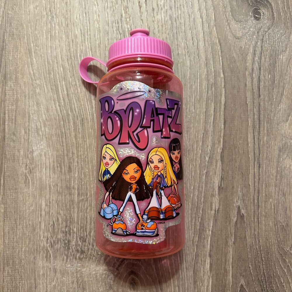 NWOT Bratz water bottle